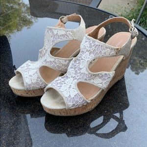 Tan flower print wedges
